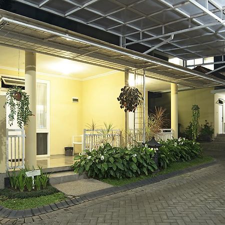 Riverstone Hotel & Cottage Batu  Exteriör bild