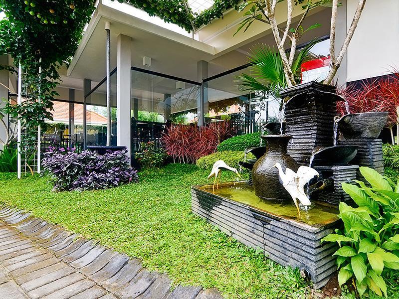Riverstone Hotel & Cottage Batu  Exteriör bild