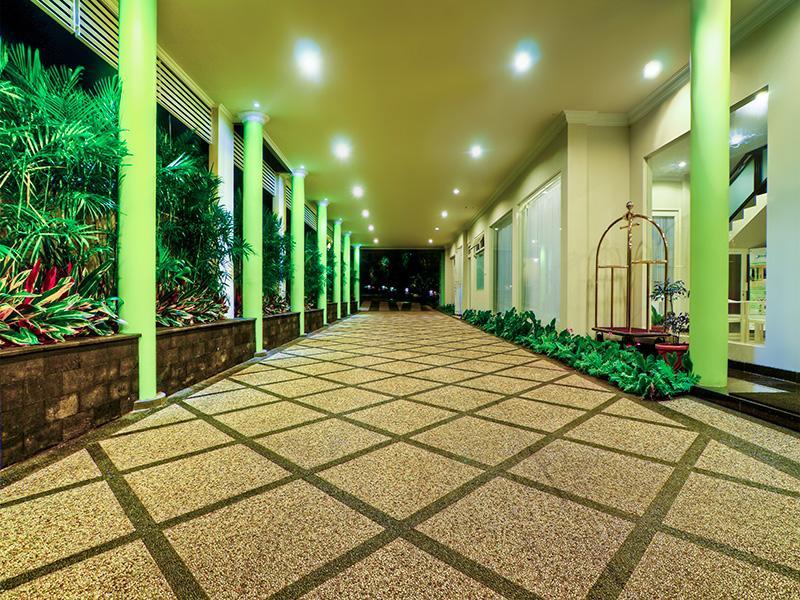 Riverstone Hotel & Cottage Batu  Exteriör bild