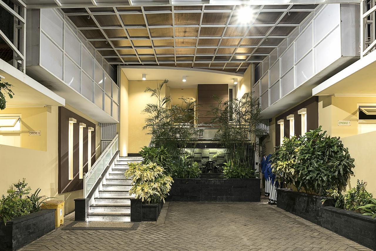 Riverstone Hotel & Cottage Batu  Exteriör bild