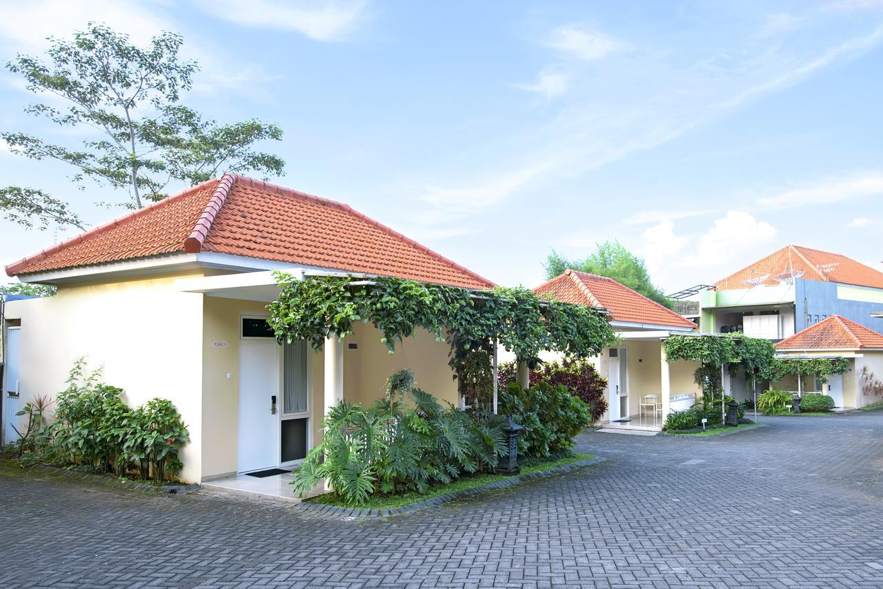 Riverstone Hotel & Cottage Batu  Exteriör bild